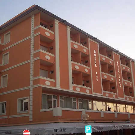 Alexander Hotel *