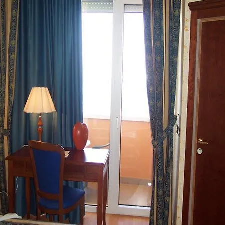 Hotell Alexander *